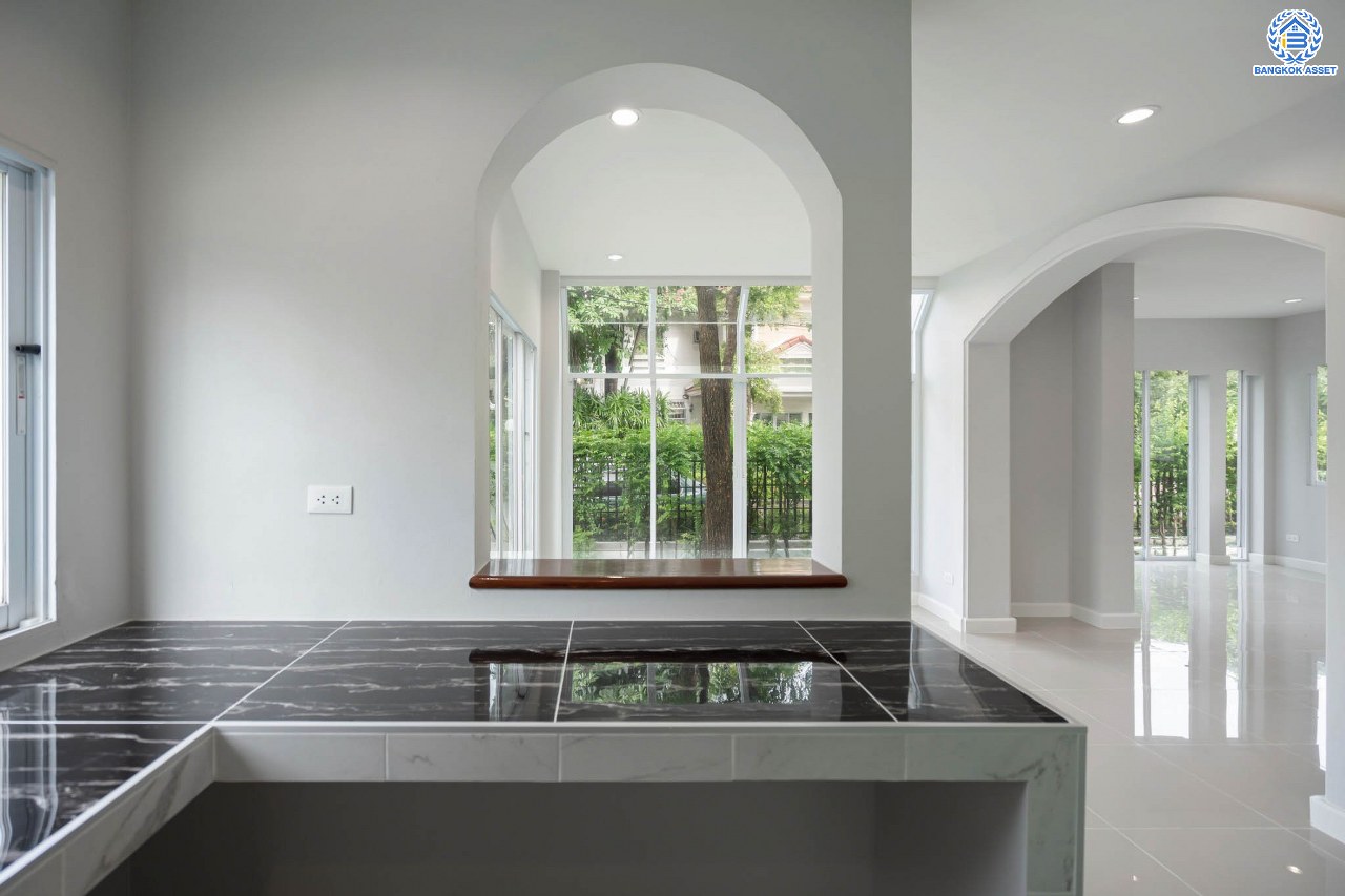 บ้านมือสองตกแต่งใหม่ ม.มณีรินทร์พาร์ค รัตนาธิเบศร์-ท่าอิฐ แบรนด์ Property Perfect เนื้อที่ 66.2 ตร.ว. ฟังก์ชัน 3 ห้องนอน 4 ห้องน้ำ 1 ห้องอเนกประสงค์ จอดรถได้ 2 คัน บนทำเลศักยภาพ เชื่อมต่อทั้ง ถนนรัตนาธิเบศร์ และถนนราชพฤกษ์ ใจกลาง 2 เซ็นทรัลฯ ใกล้ทางด่วนงามวงศ์วาน และรถไฟฟ้า "สถานีบางรักน้อยท่าอิฐ"